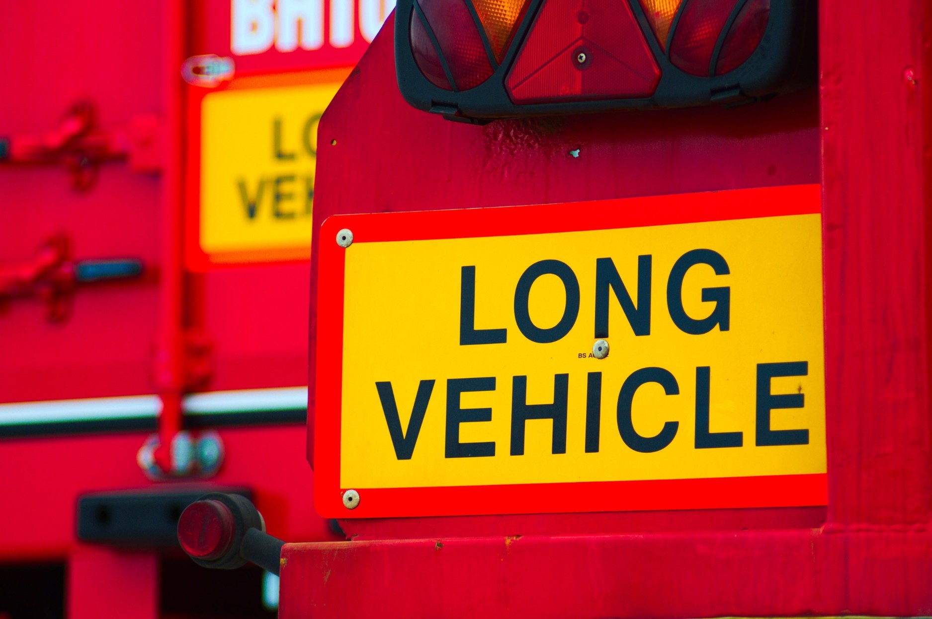 abnormal-load-vehicle-trailer